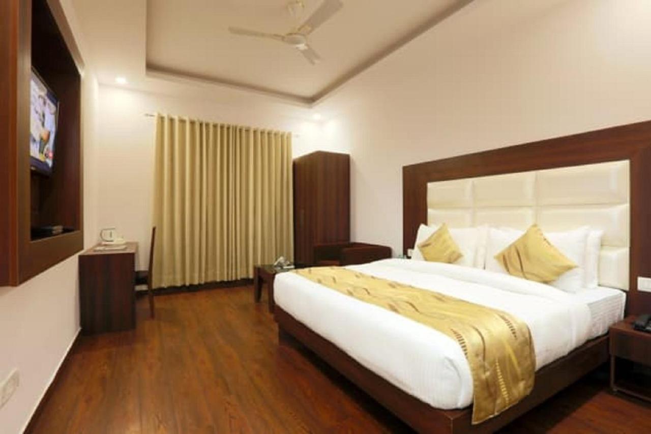 Hotel The Westend Green New Delhi Eksteriør billede