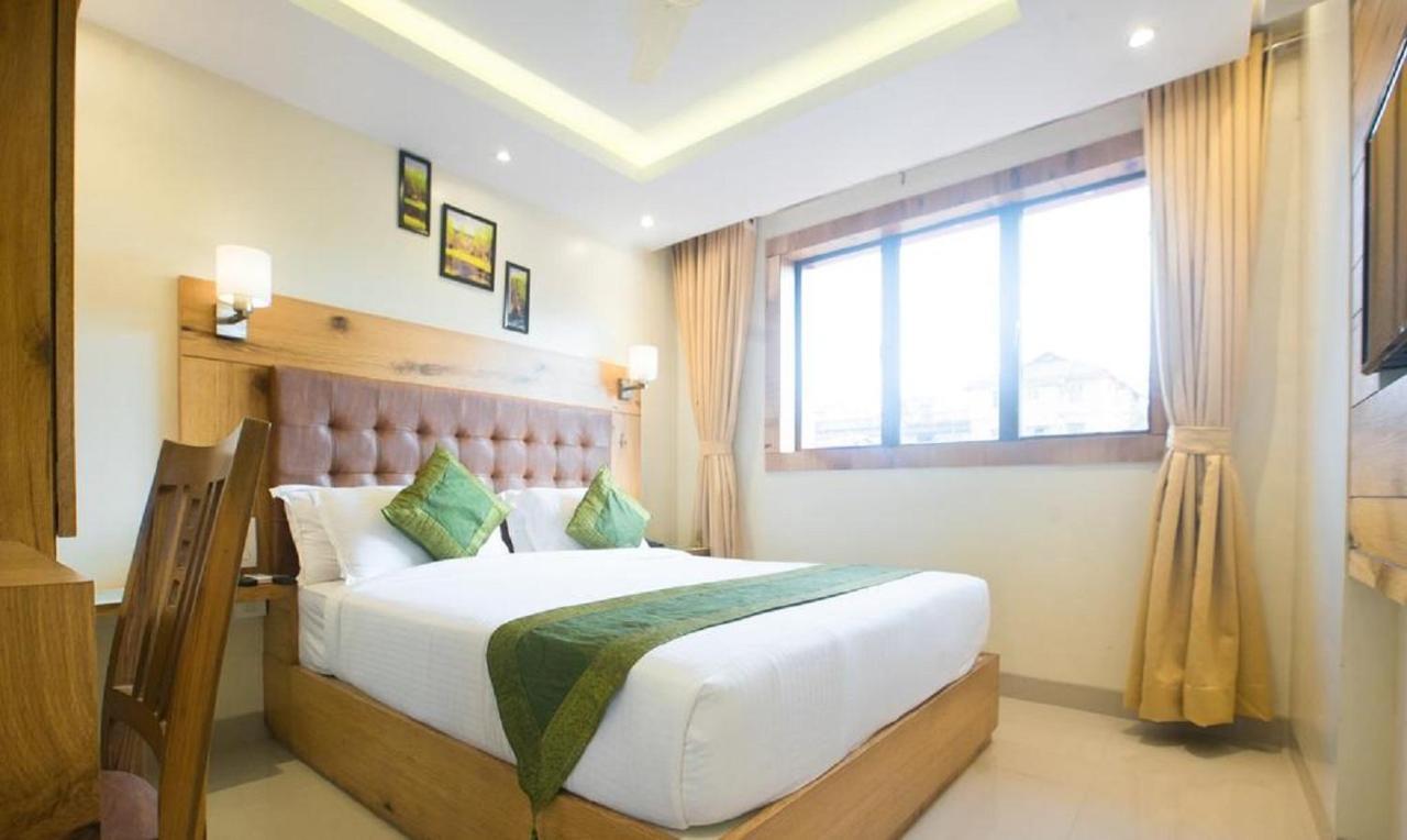 Hotel The Westend Green New Delhi Eksteriør billede
